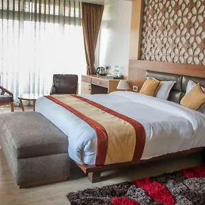 3* Hotel Retro And